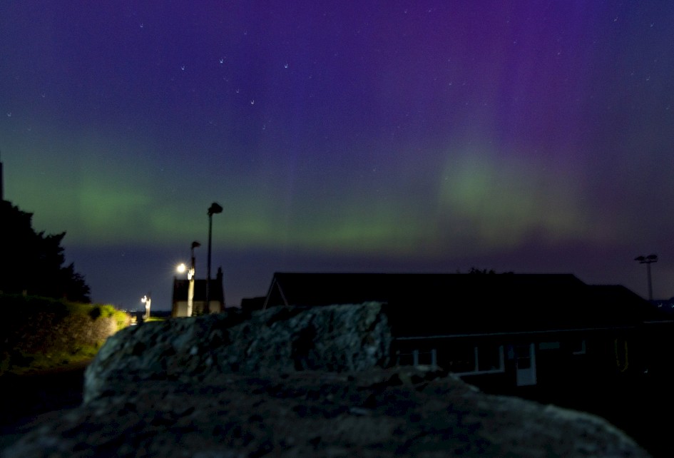 Northern Lights , 11/1 sec, f/5.6, 24 mm, ISO 400