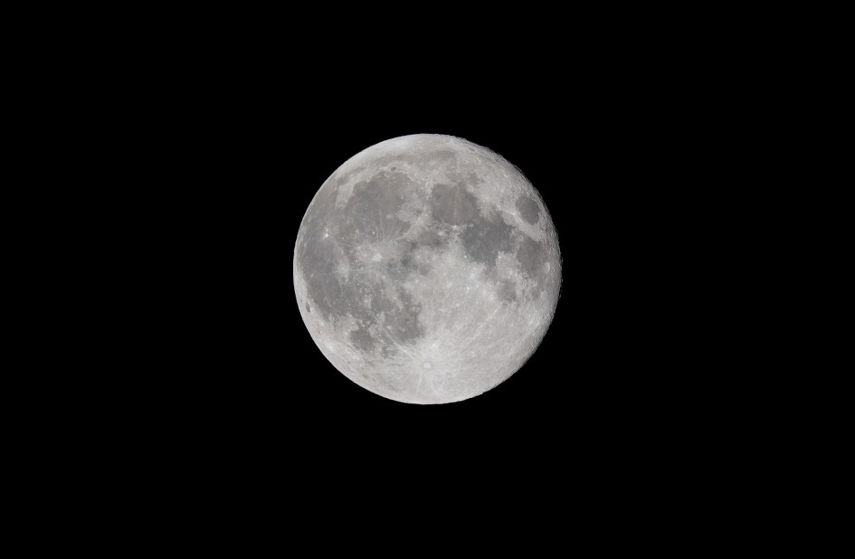 The Moon, 1/500 sec, f/7.1, 500 mm, ISO 250